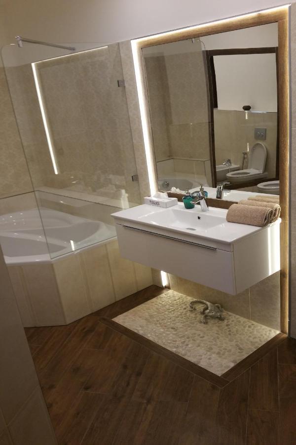 In Heart Of Prague - 2Br 2Ba Elegant Downtown Apt Kültér fotó