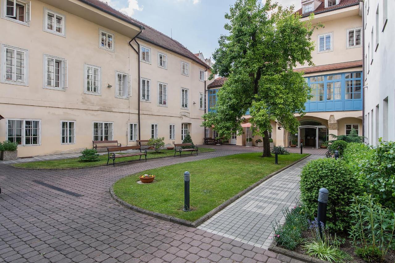 In Heart Of Prague - 2Br 2Ba Elegant Downtown Apt Kültér fotó